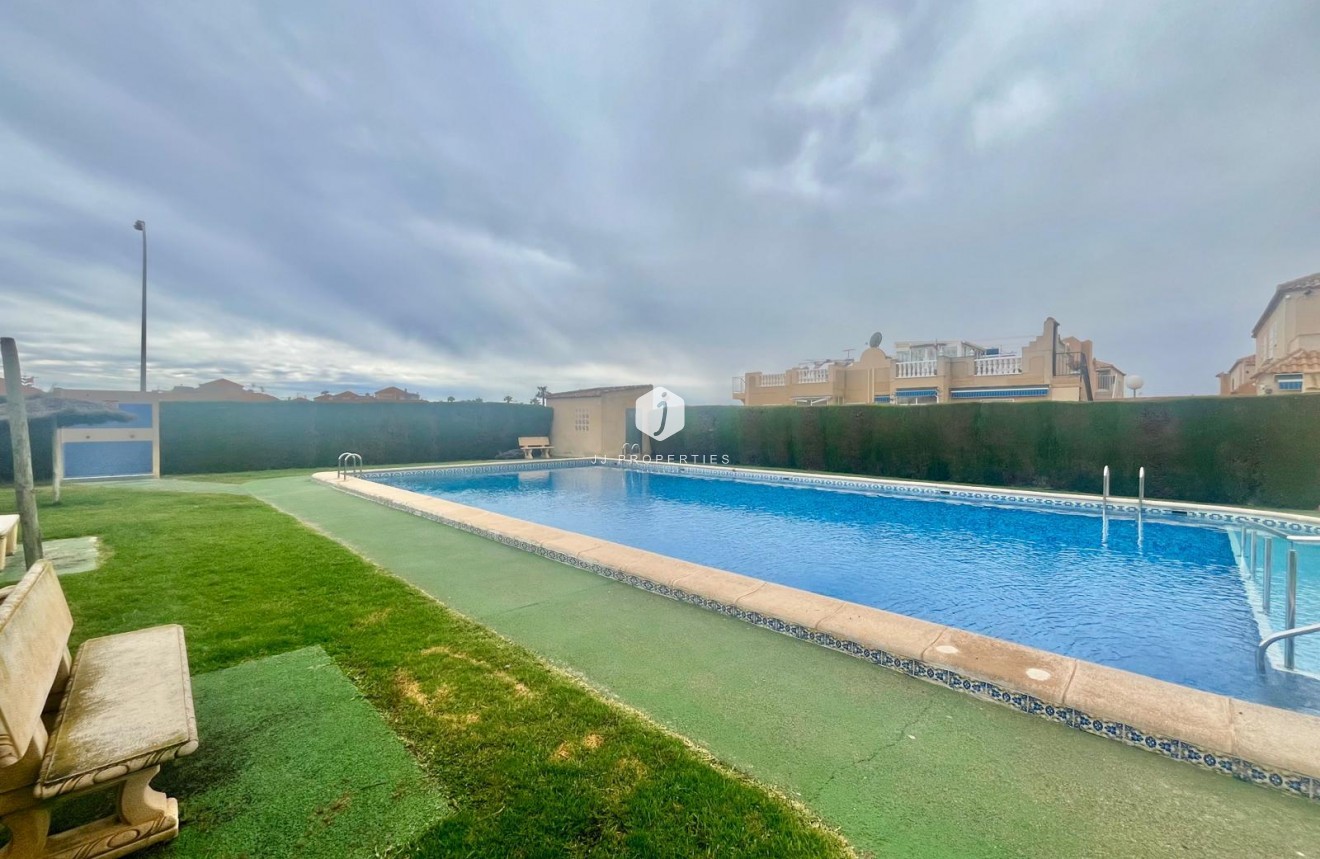 Resale - Bungalow -
Torrevieja - Paraje Natural