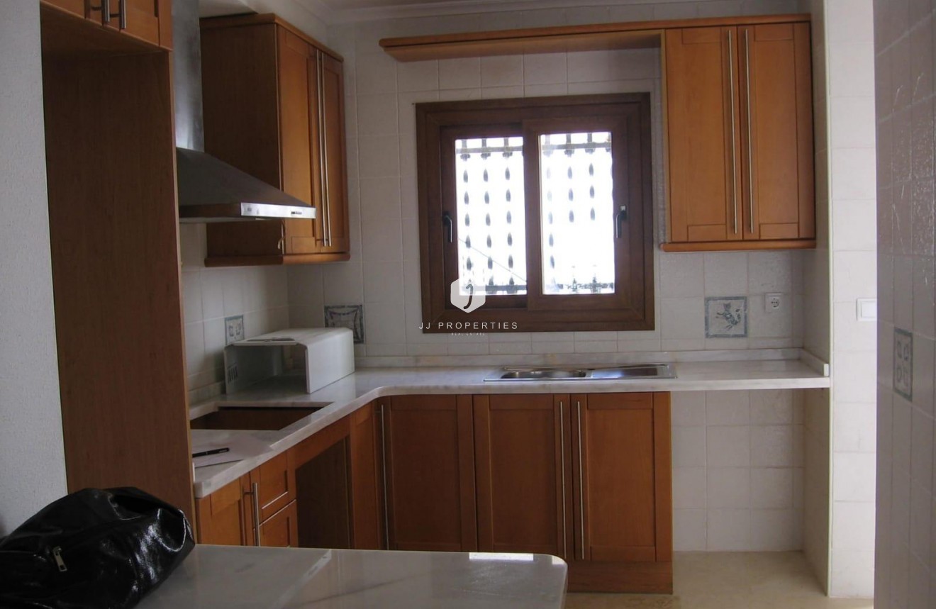 Resale - Chalet -
Orihuela Costa - PAU 8