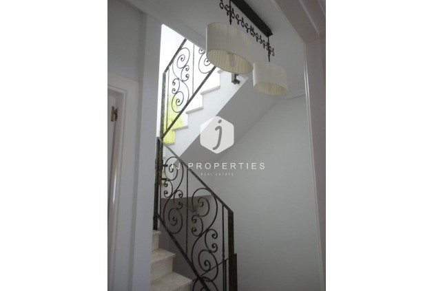 Resale - Chalet -
Orihuela Costa - PAU 8