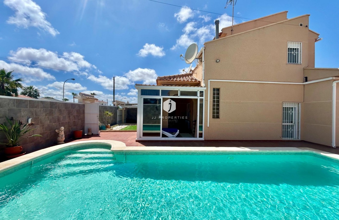 Resale - Villa -
Torrevieja - San luis