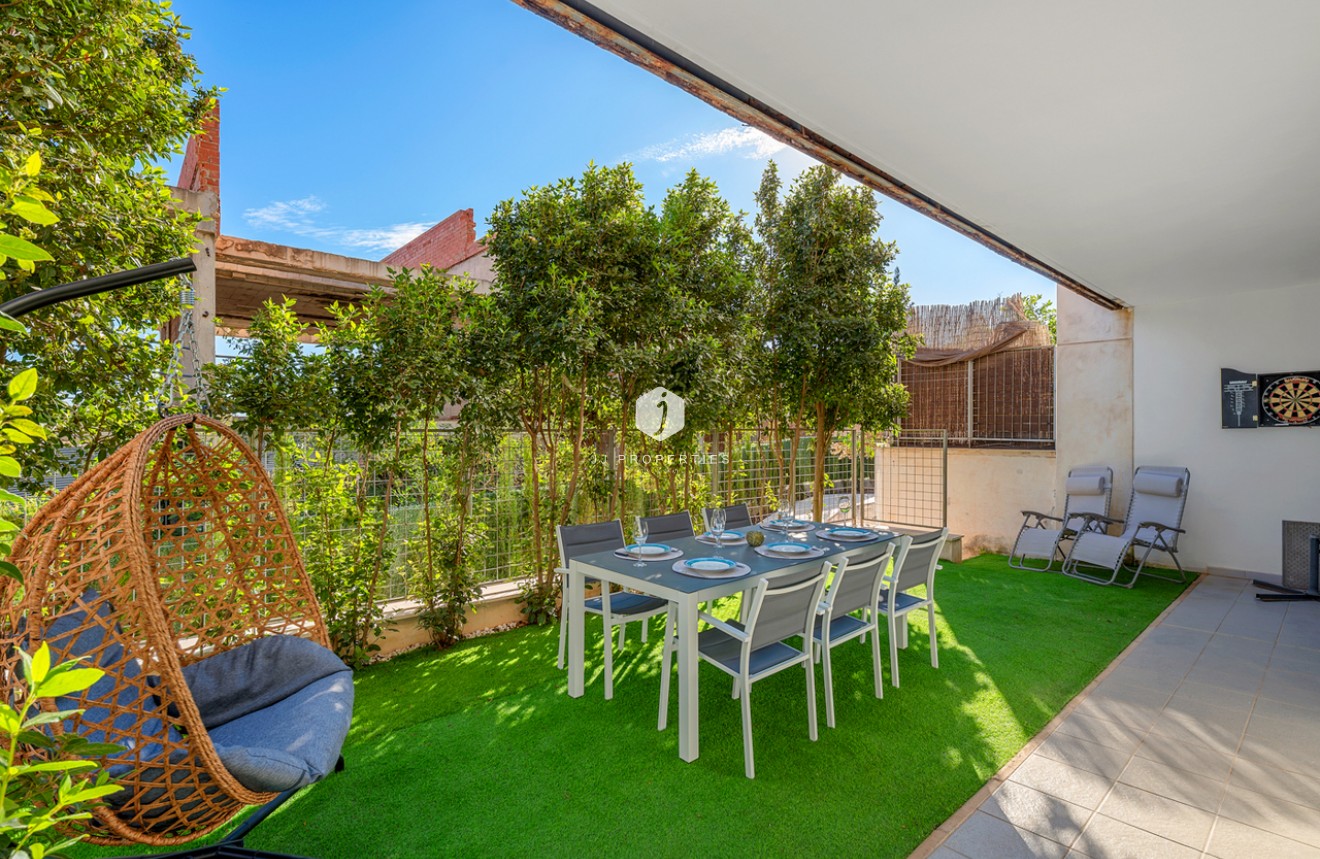 Resale - Apartment / flat -
Campoamor - Costa Blanca