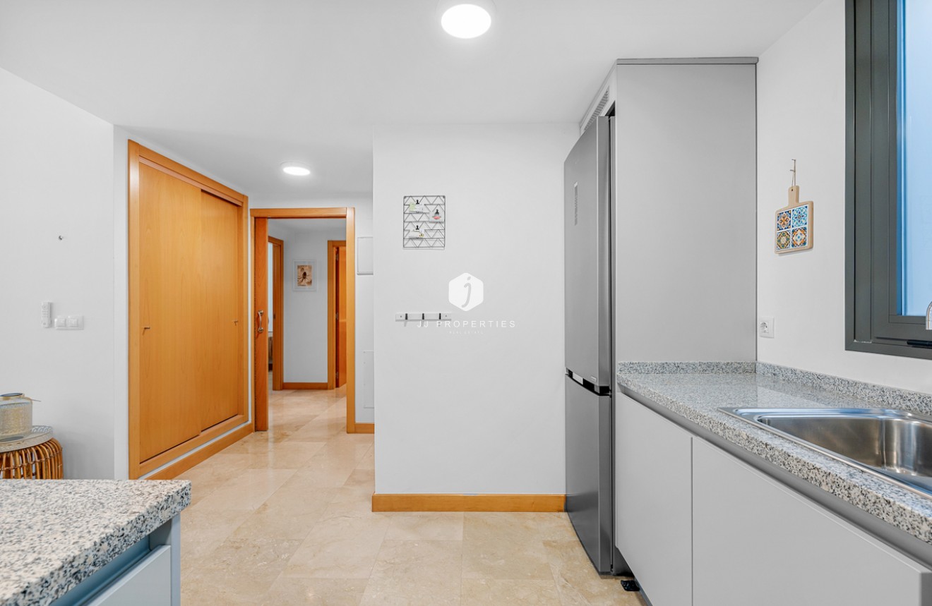 Resale - Apartment / flat -
Campoamor - Costa Blanca