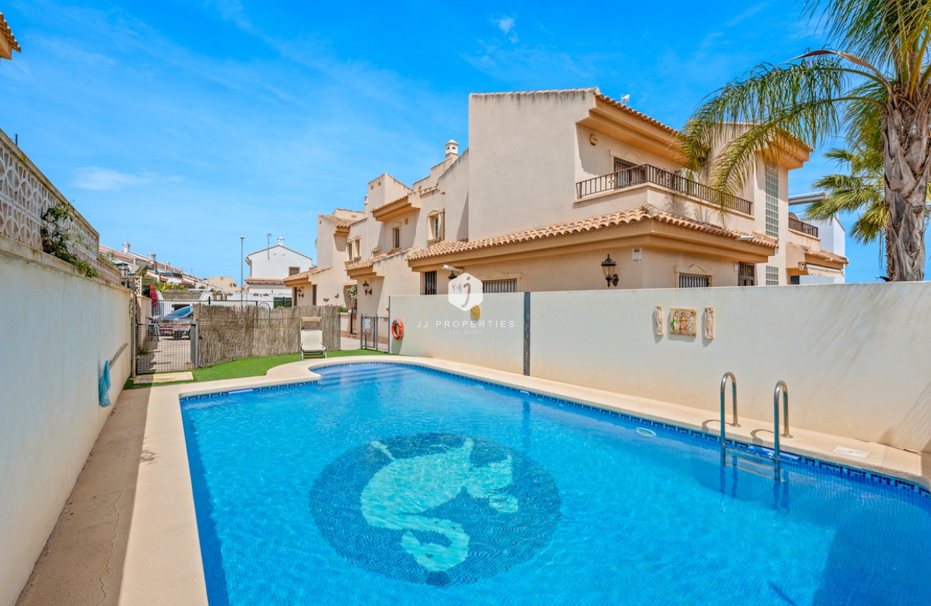 Resale - Chalet -
San Miguel de Salinas - Inland