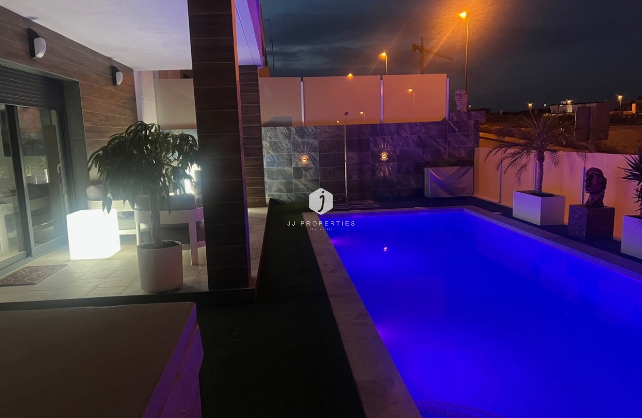 Resale - Villa -
Los Montesinos - Costa Blanca