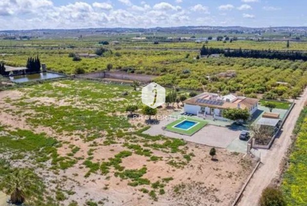Resale - Villa -
San Miguel de Salinas - Inland