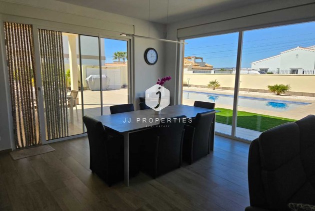 Resale - Villa -
Torrevieja - Costa Blanca