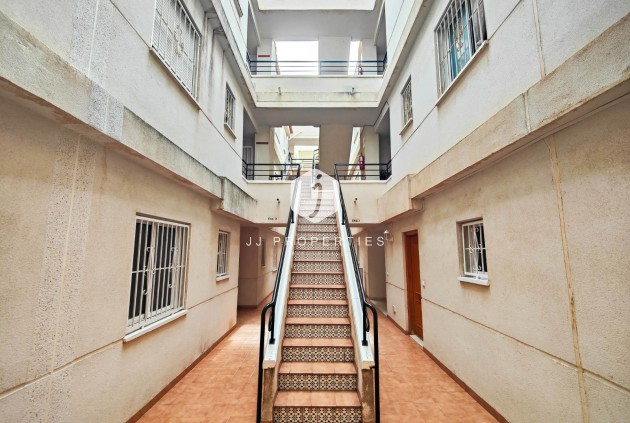 D'occasion - Appartement -
Torrevieja - Costa Blanca