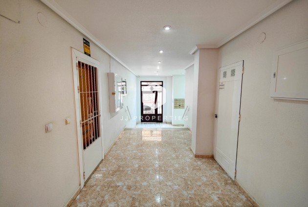 D'occasion - Appartement -
Torrevieja - Costa Blanca