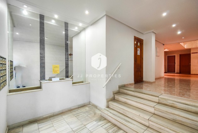D'occasion - Appartement -
Torrevieja - Costa Blanca