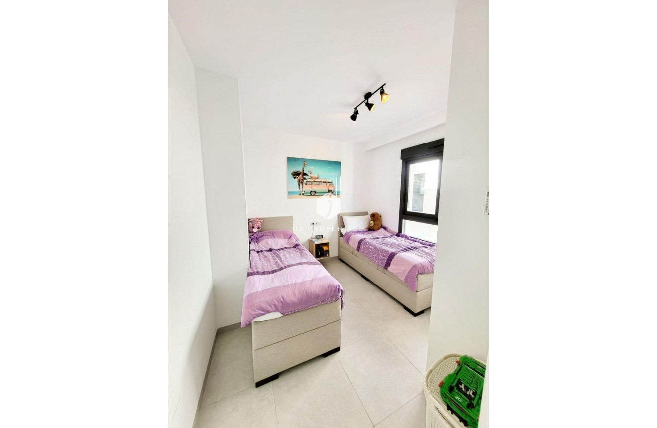 D'occasion - Attique -
San Miguel de Salinas - Costa Blanca