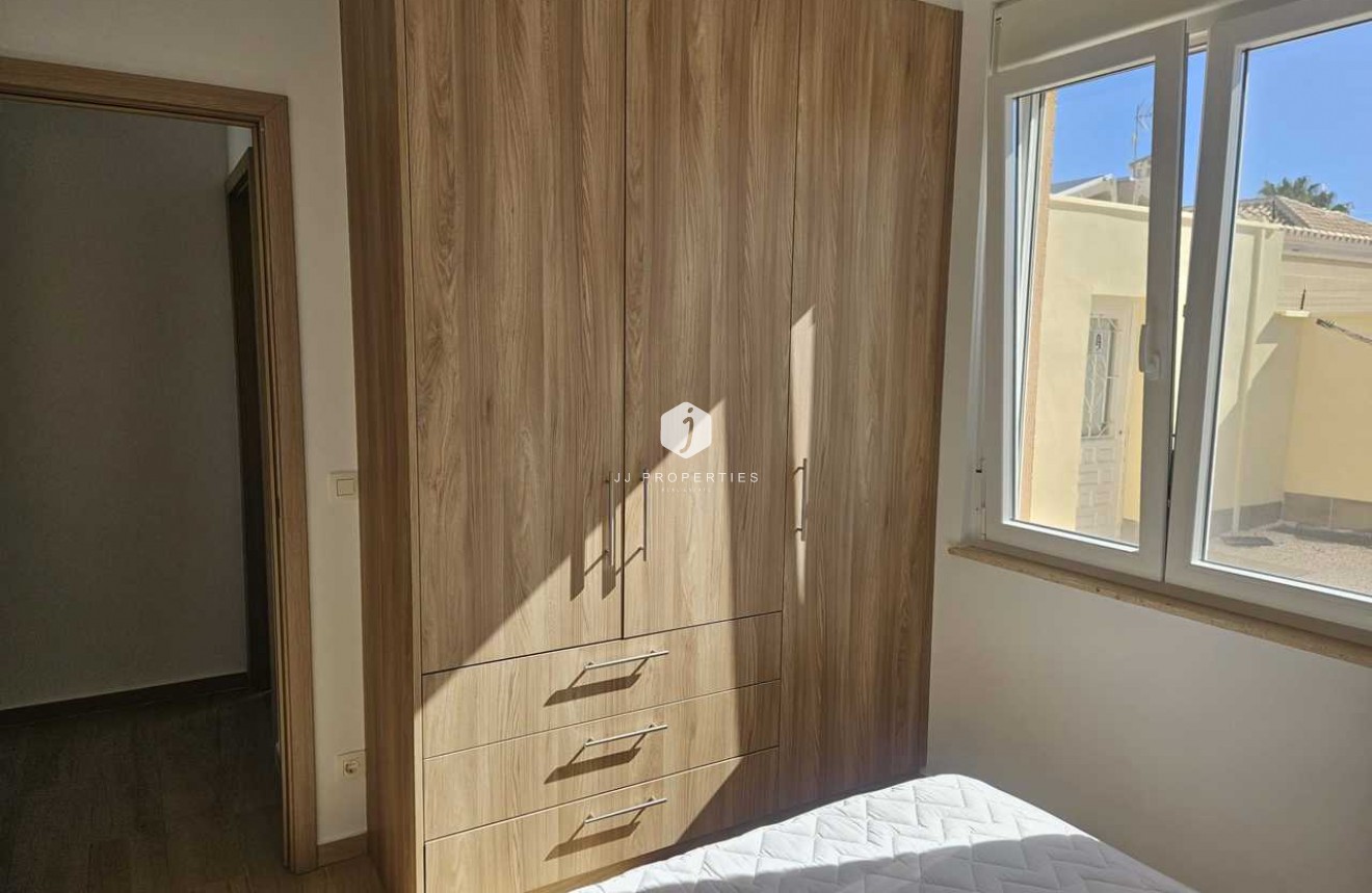D'occasion - Villa -
Torrevieja - Costa Blanca