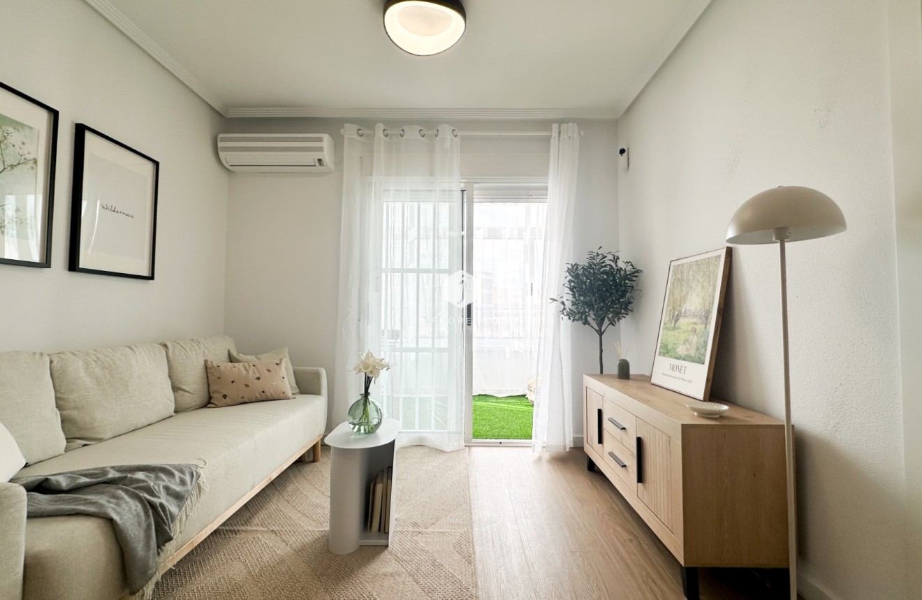 Resale - Apartment / flat -
Orihuela Costa - Costa Blanca