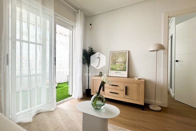 Resale - Apartment / flat -
Orihuela Costa - Costa Blanca