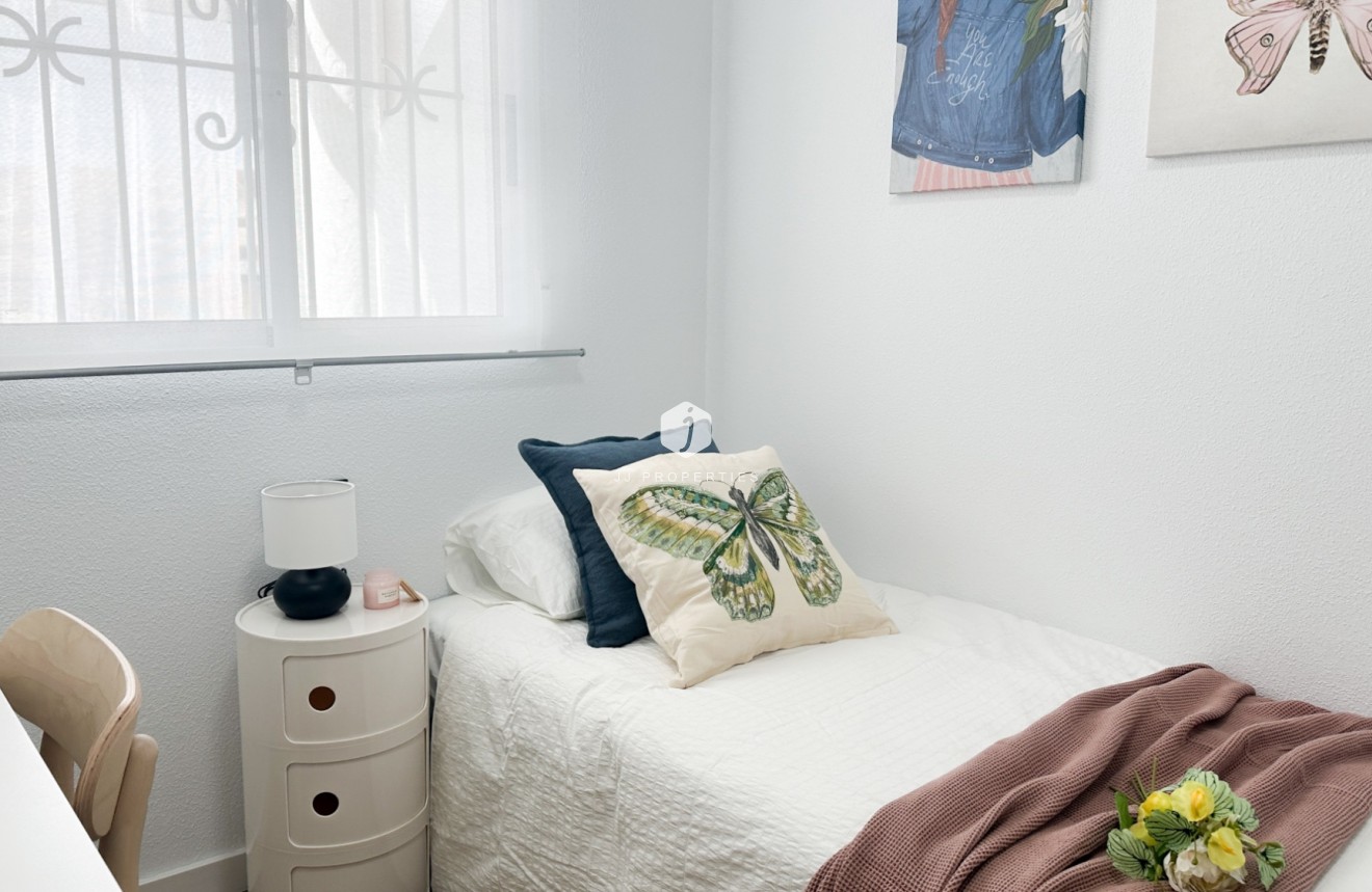 Resale - Apartment / flat -
Orihuela Costa - Costa Blanca