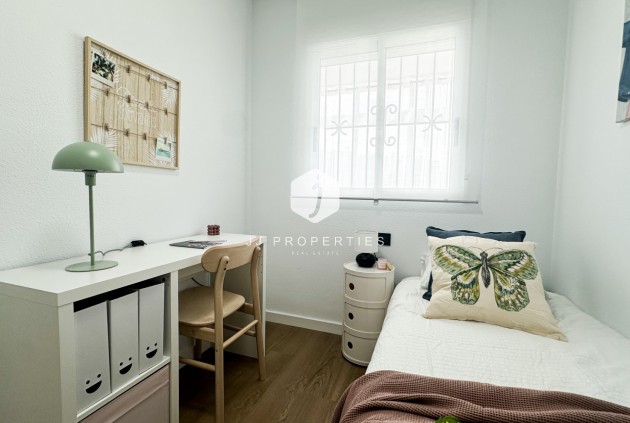 Resale - Apartment / flat -
Orihuela Costa - Costa Blanca