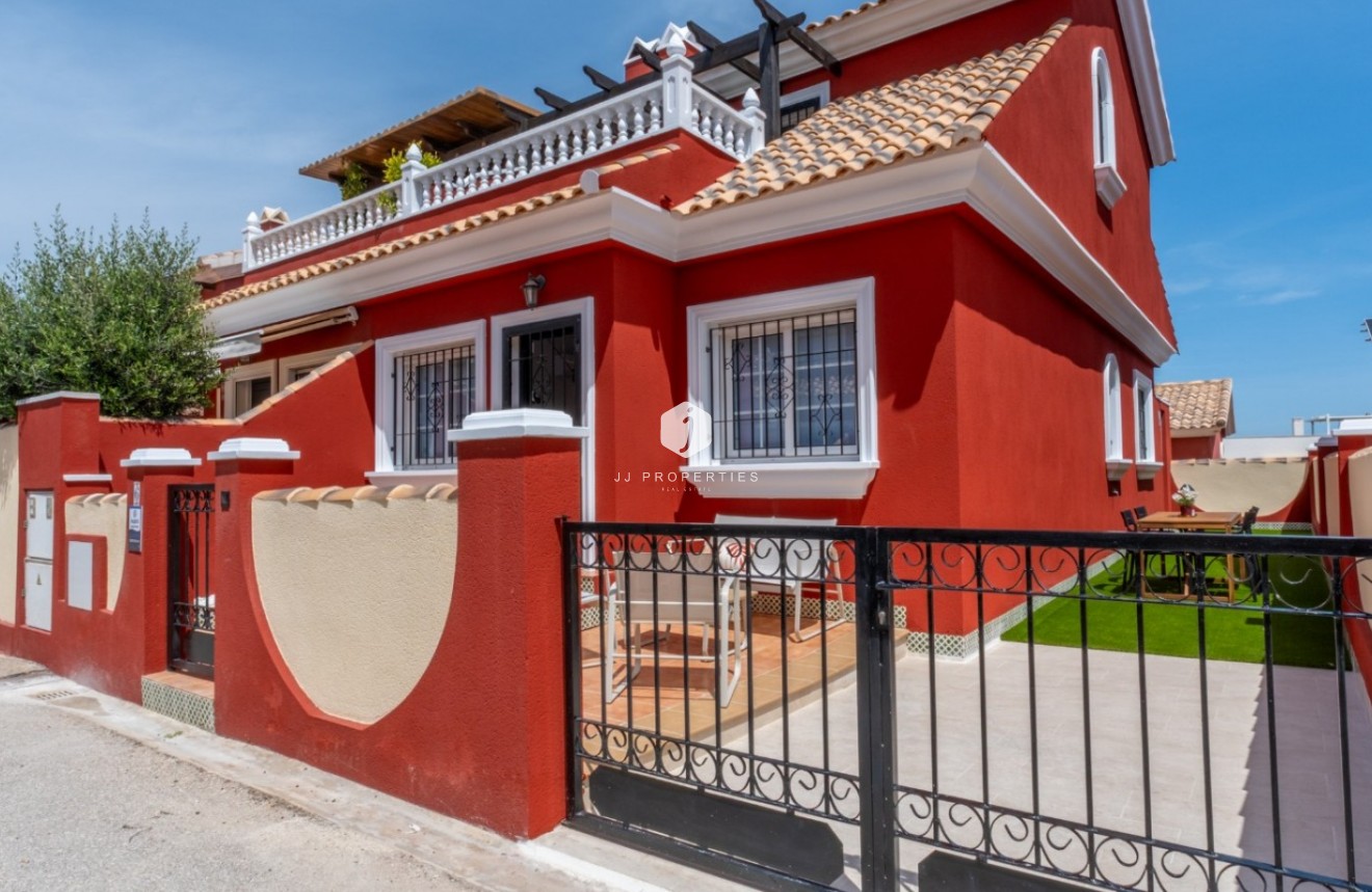 D'occasion - Villa -
Orihuela Costa - Costa Blanca