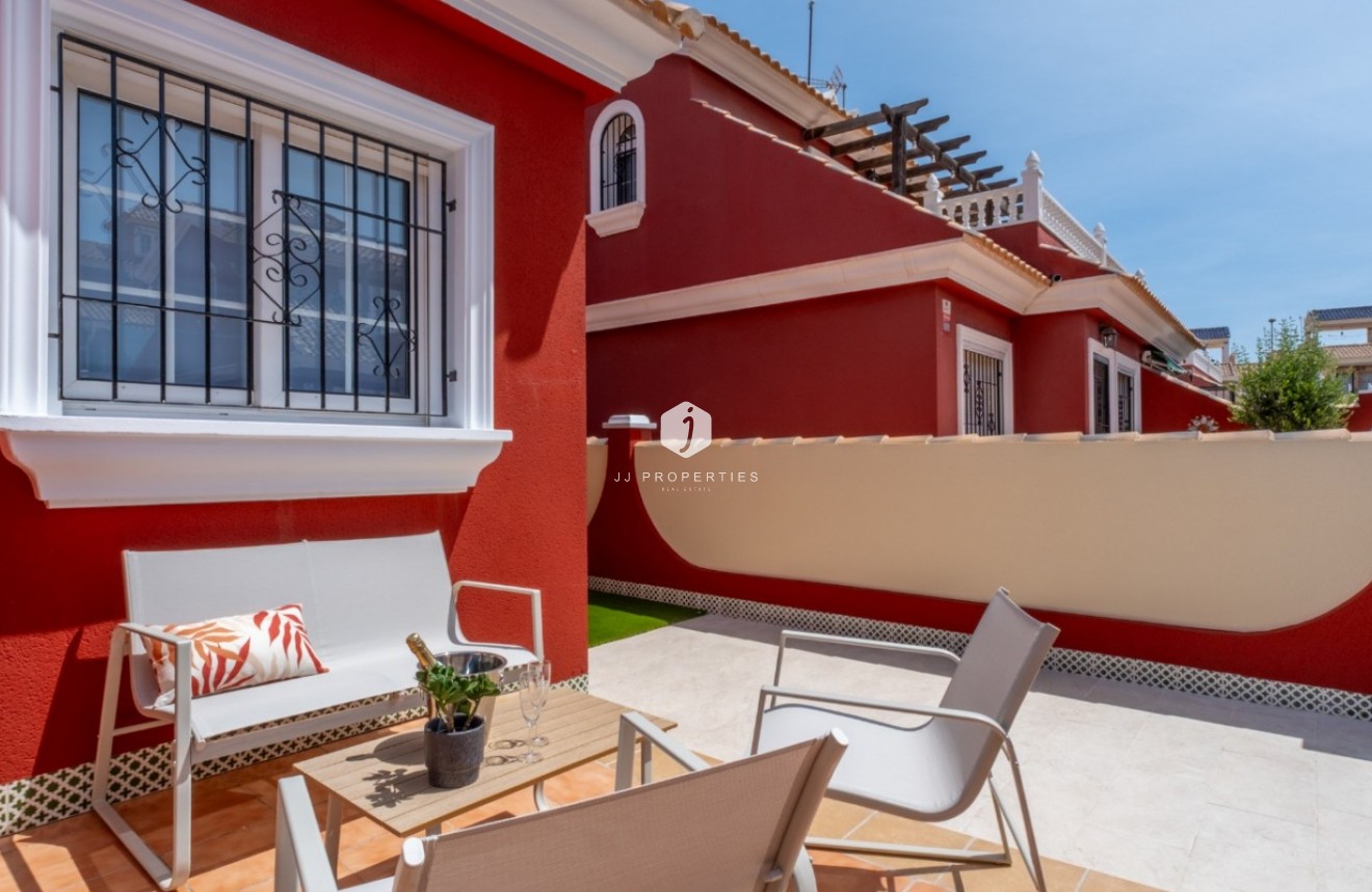 D'occasion - Villa -
Orihuela Costa - Costa Blanca