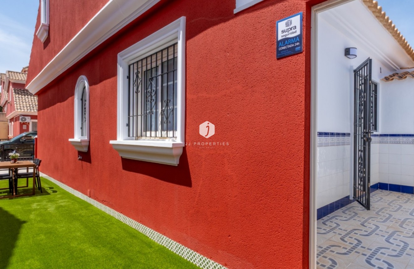 D'occasion - Villa -
Orihuela Costa - Costa Blanca