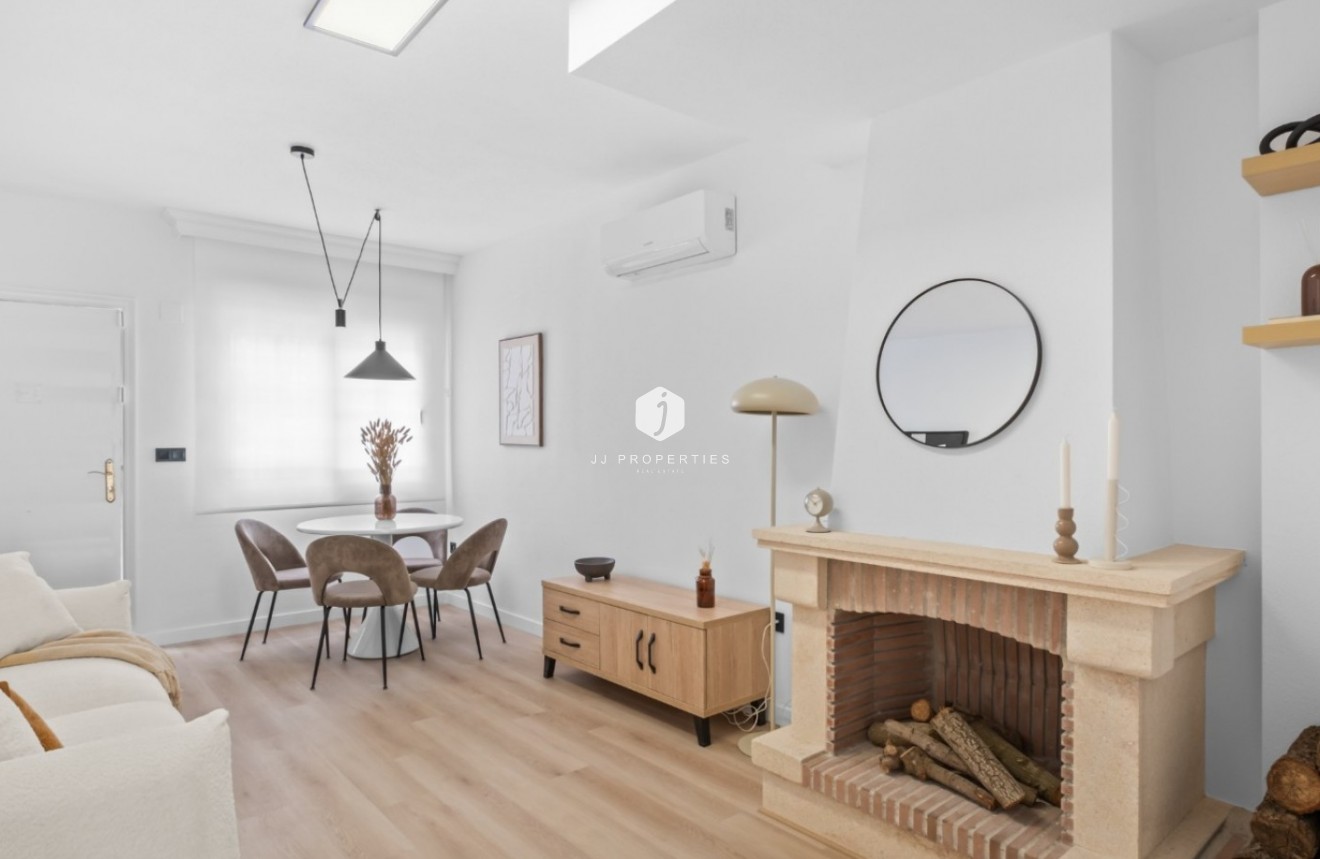 D'occasion - Villa -
Orihuela Costa - Costa Blanca