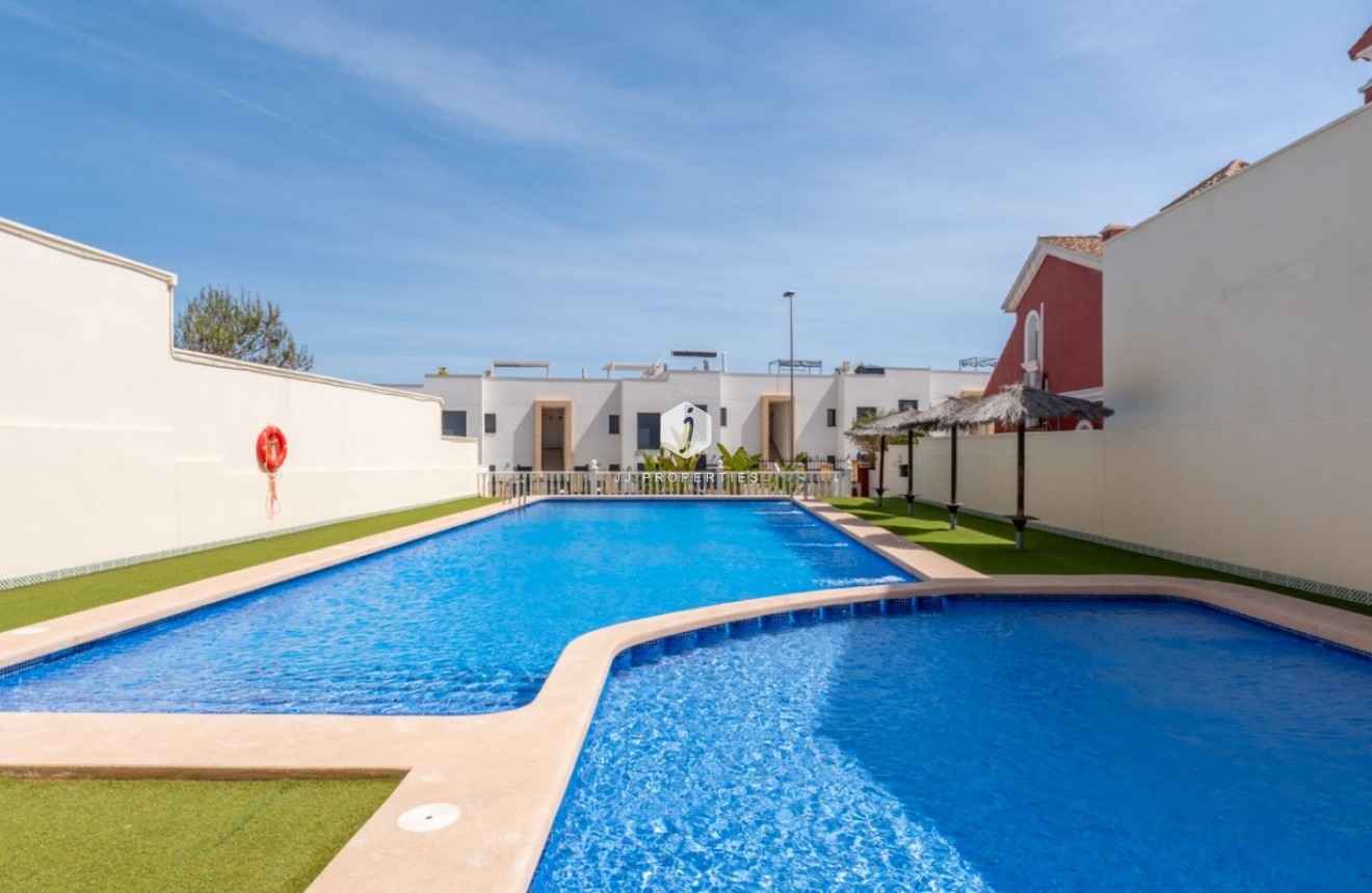 D'occasion - Villa -
Orihuela Costa - Costa Blanca