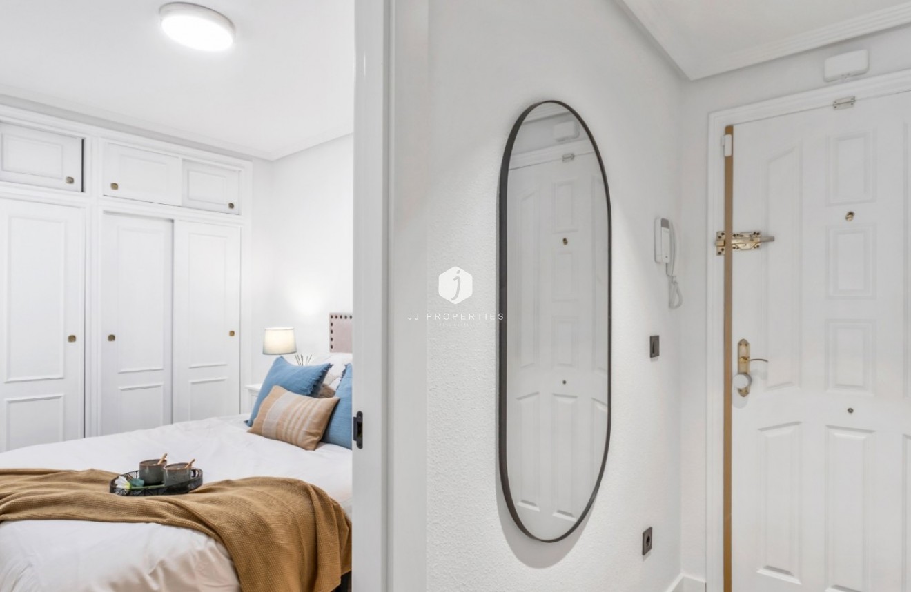 Resale - Apartment / flat -
Orihuela Costa - Costa Blanca