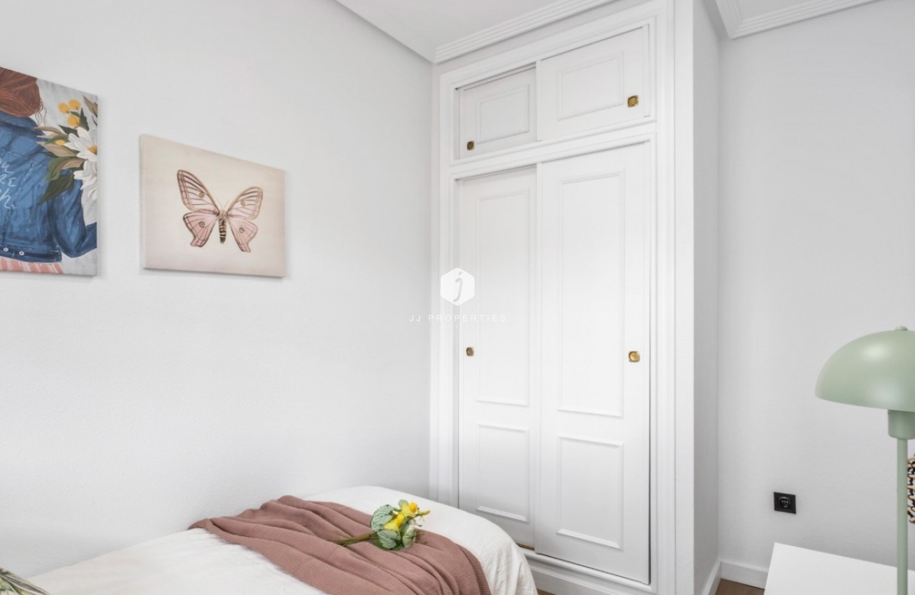 Resale - Apartment / flat -
Orihuela Costa - Costa Blanca