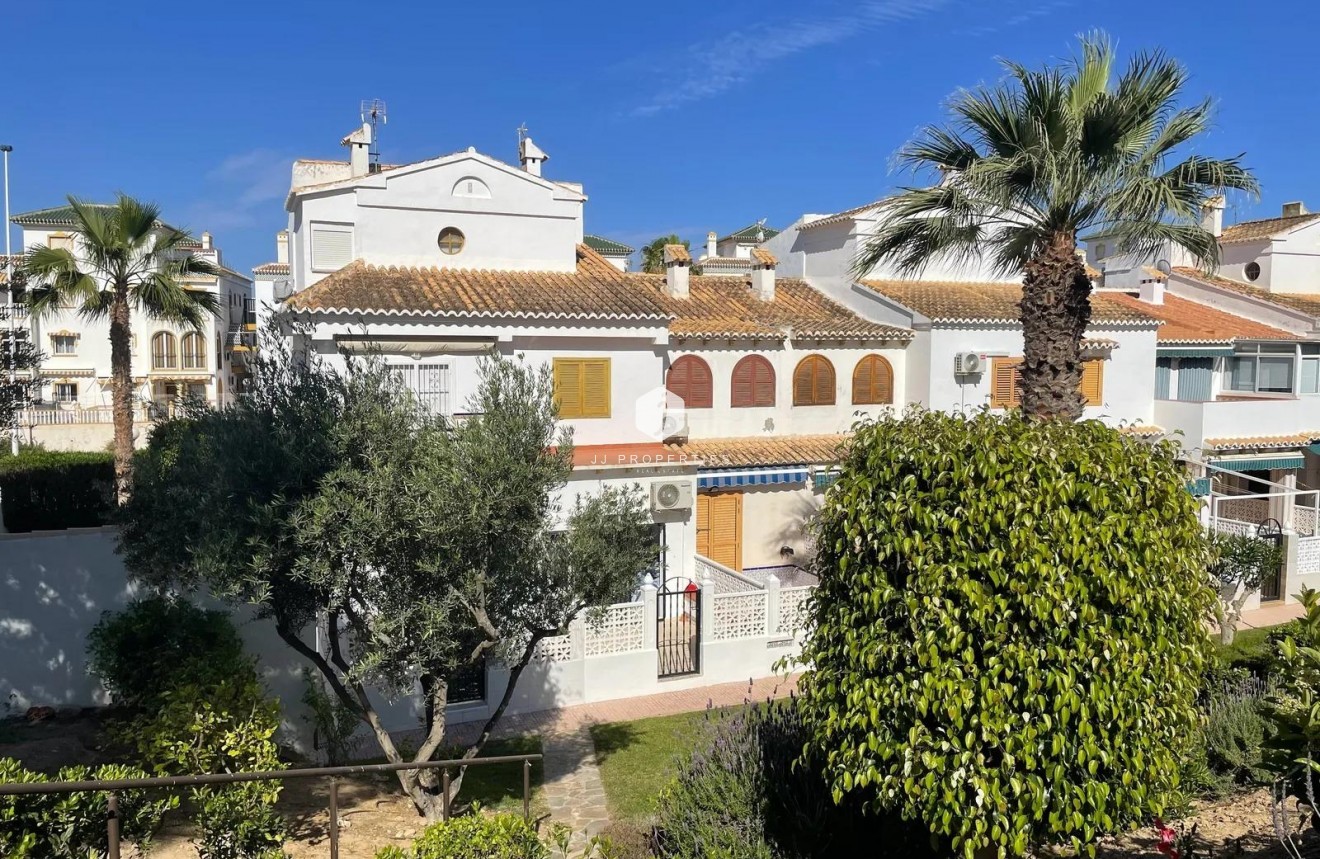 Segunda mano - Apartamento / piso -
Torrevieja - La Mata