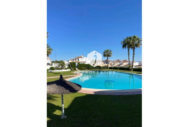 Segunda mano - Apartamento / piso -
Torrevieja - La Mata