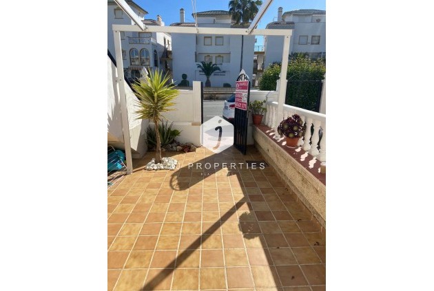 Segunda mano - Apartamento / piso -
Torrevieja - La Mata