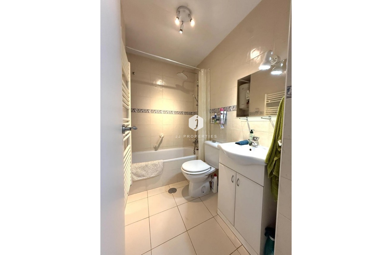 Segunda mano - Apartamento / piso -
Torrevieja - La Mata