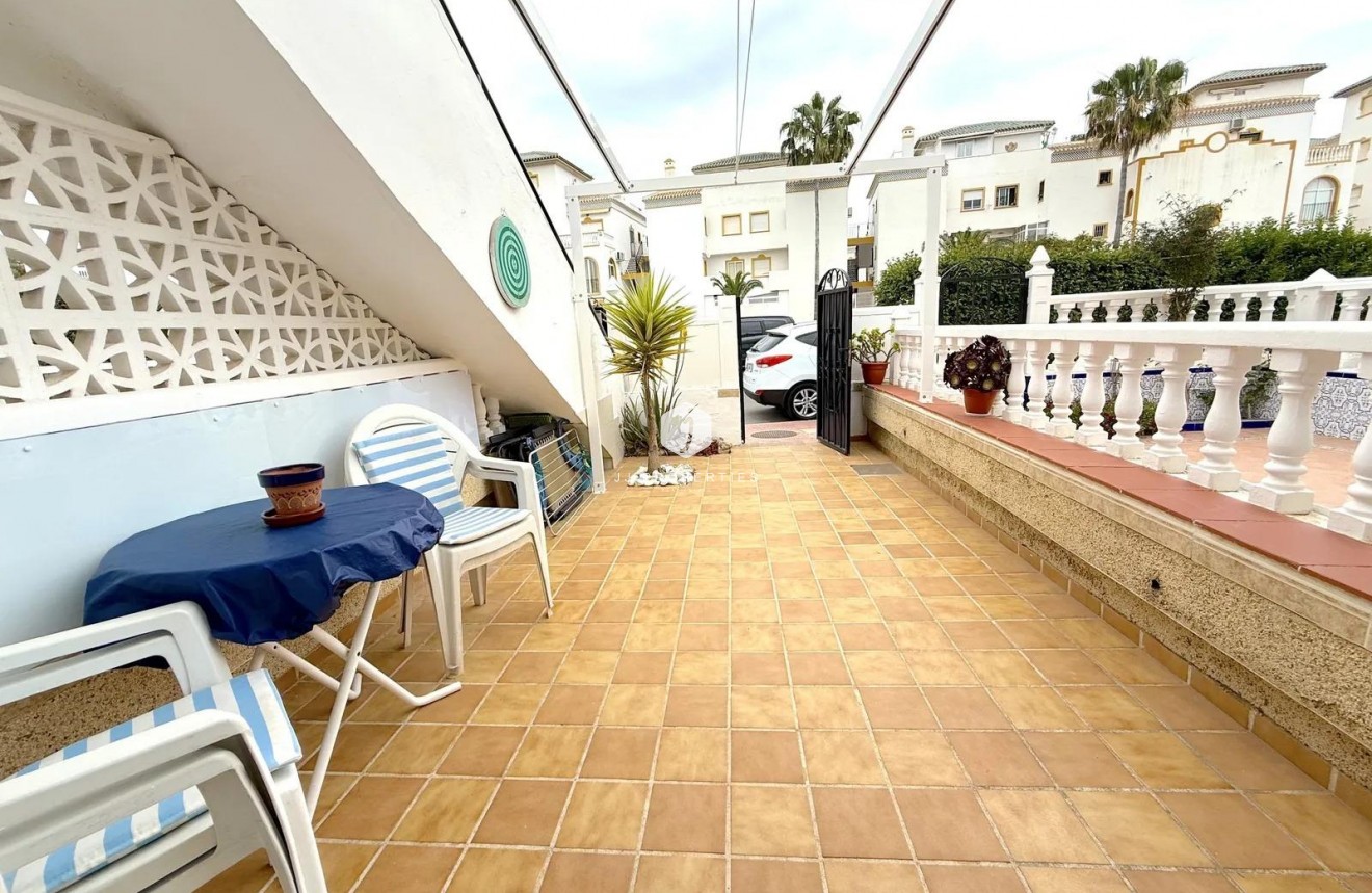 Segunda mano - Apartamento / piso -
Torrevieja - La Mata