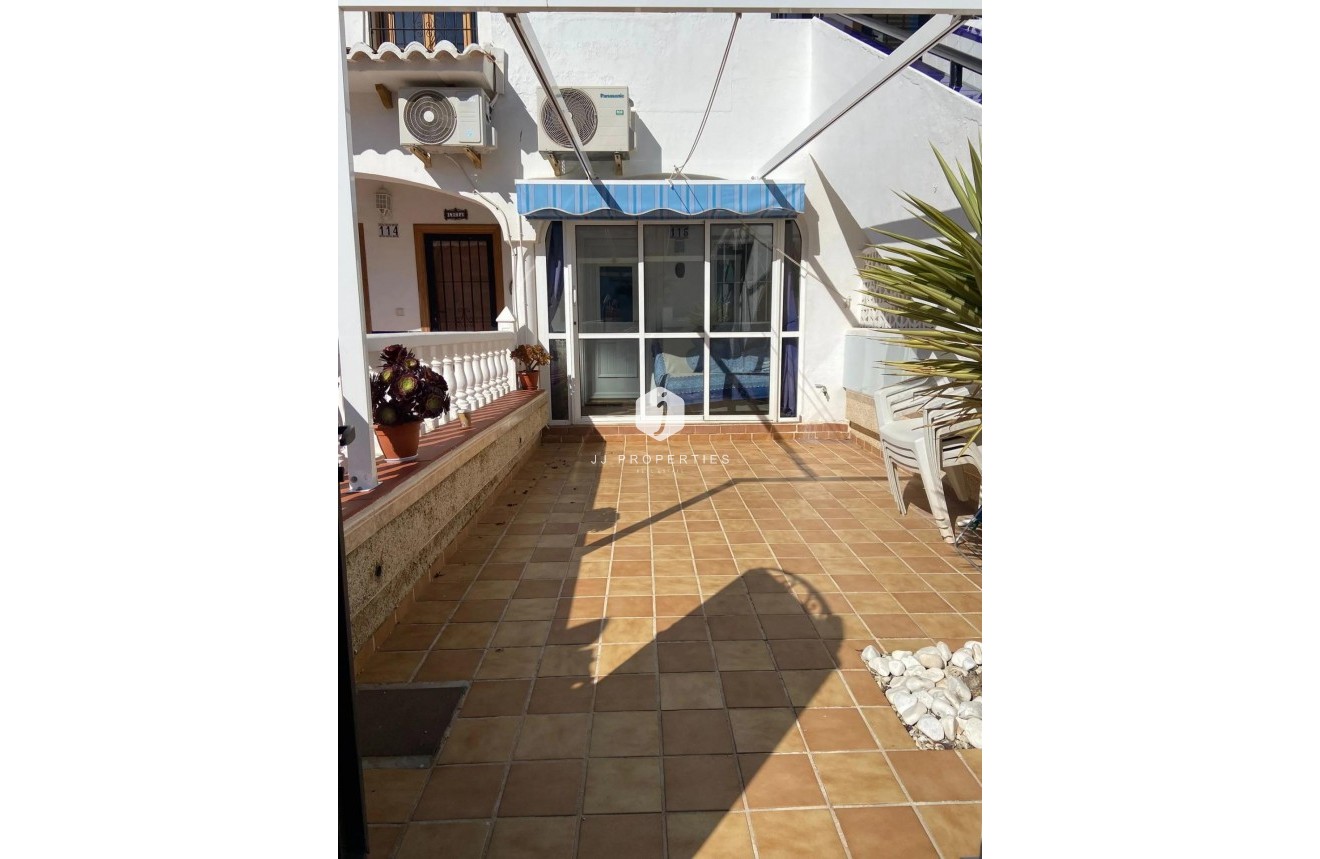 Segunda mano - Apartamento / piso -
Torrevieja - La Mata