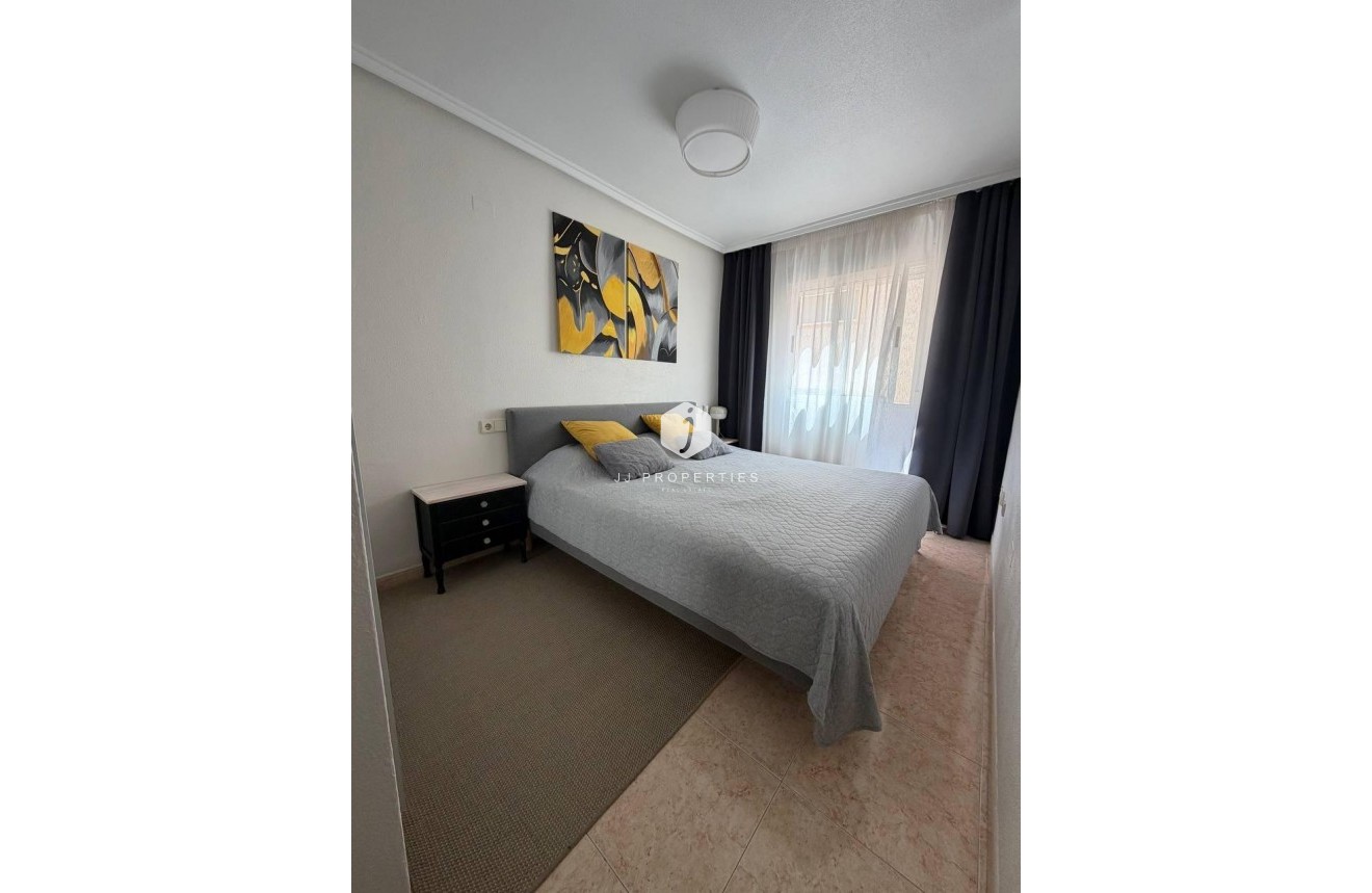 D'occasion - Appartement -
Torrevieja - Centro