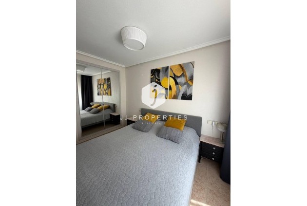 D'occasion - Appartement -
Torrevieja - Centro