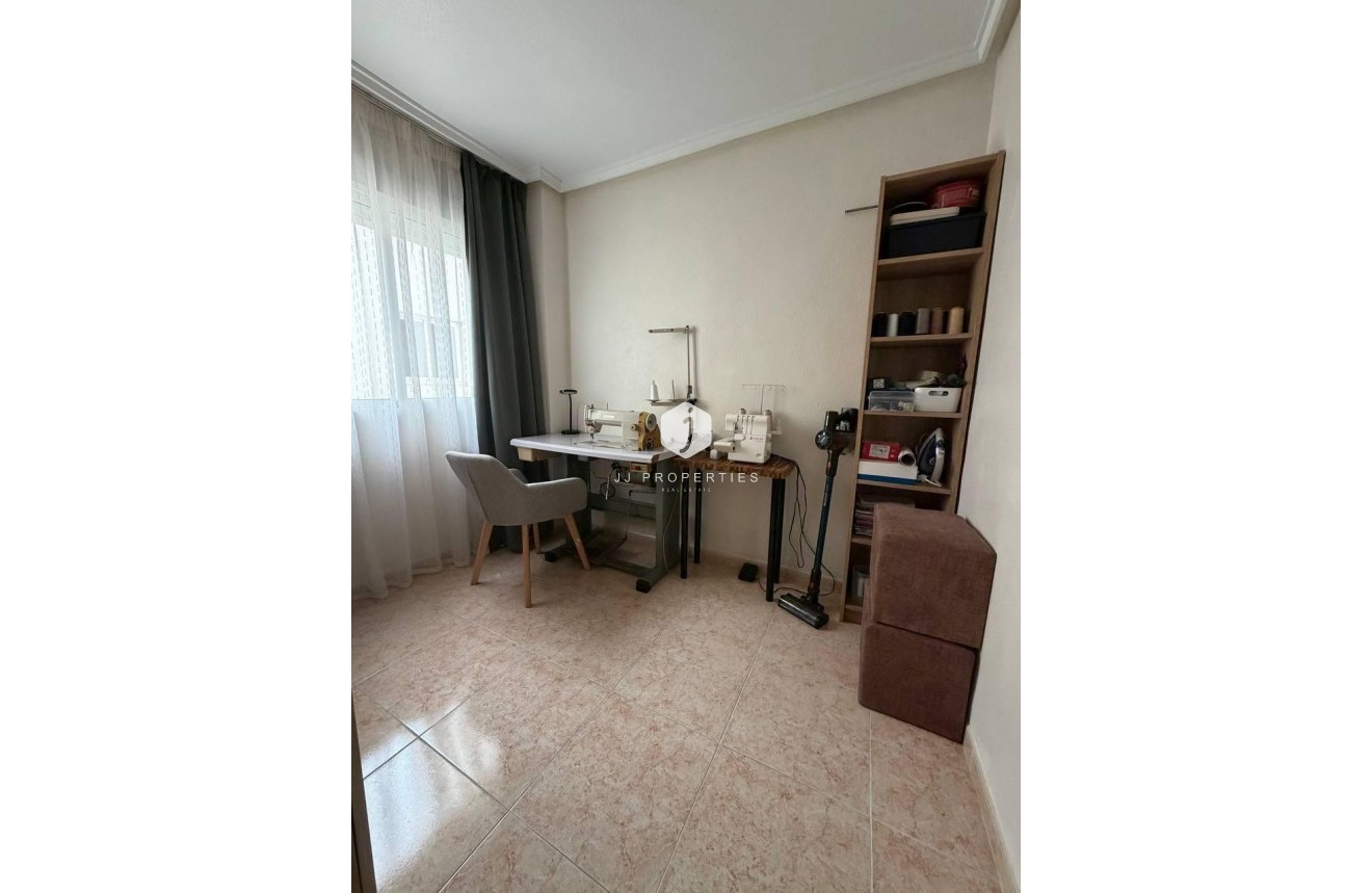 D'occasion - Appartement -
Torrevieja - Centro