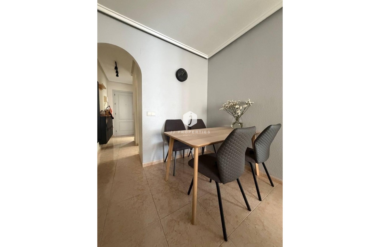 D'occasion - Appartement -
Torrevieja - Centro