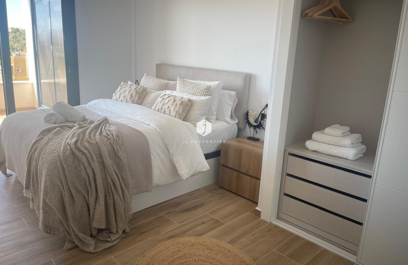 Aus zweiter Hand - Penthouse -
Orihuela Costa - Las Filipinas
