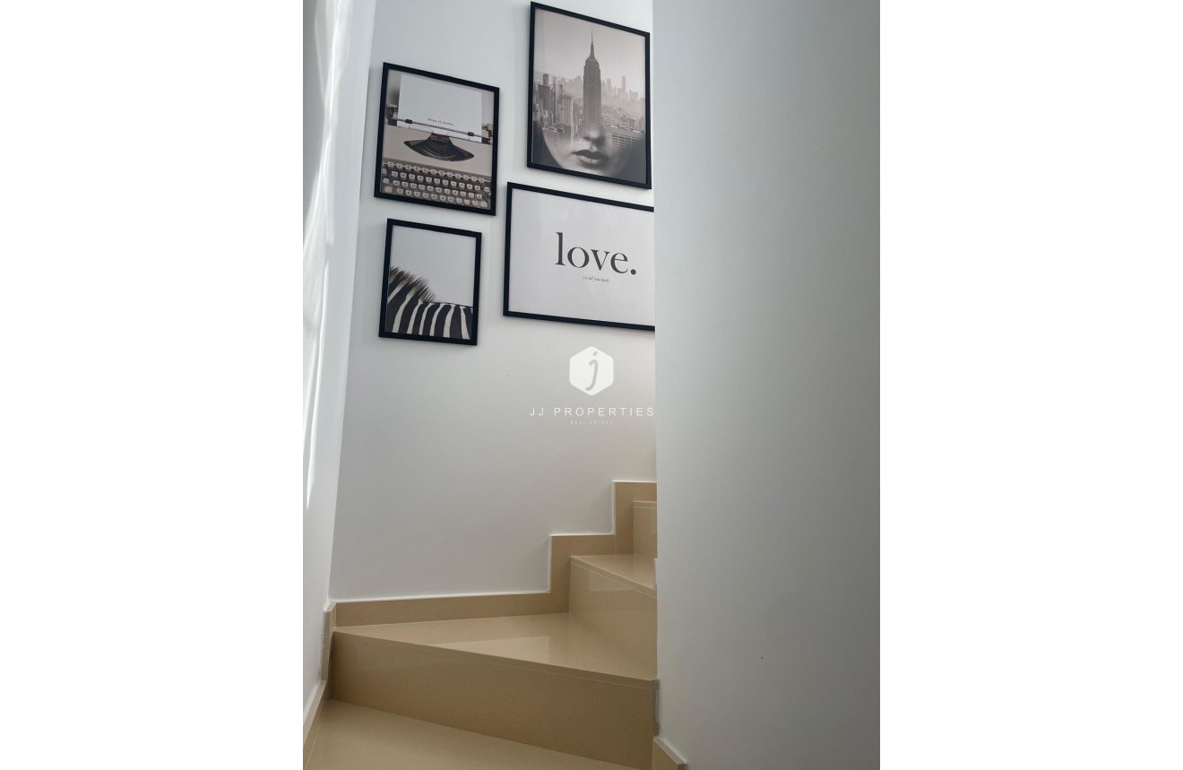 Aus zweiter Hand - Penthouse -
Orihuela Costa - Las Filipinas
