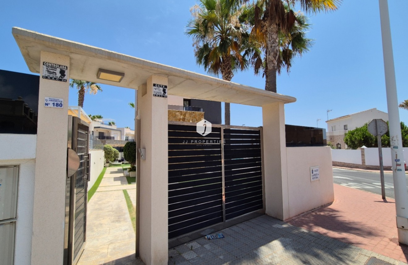 Aus zweiter Hand - Villa -
Torrevieja - Costa Blanca