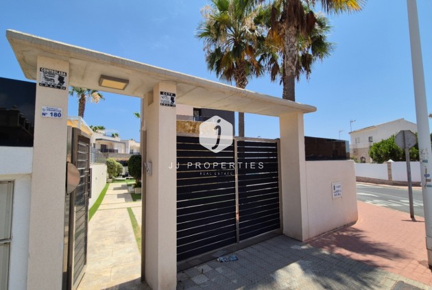 Aus zweiter Hand - Villa -
Torrevieja - Costa Blanca