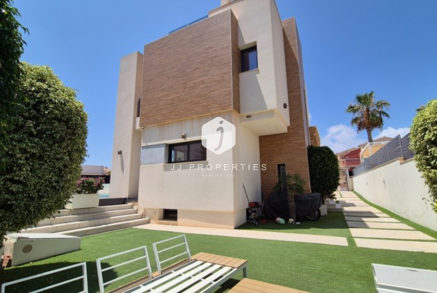 Aus zweiter Hand - Villa -
Torrevieja - Costa Blanca