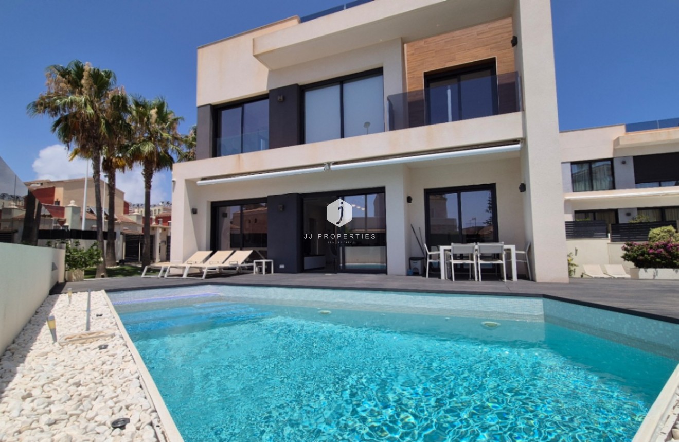 Aus zweiter Hand - Villa -
Torrevieja - Costa Blanca