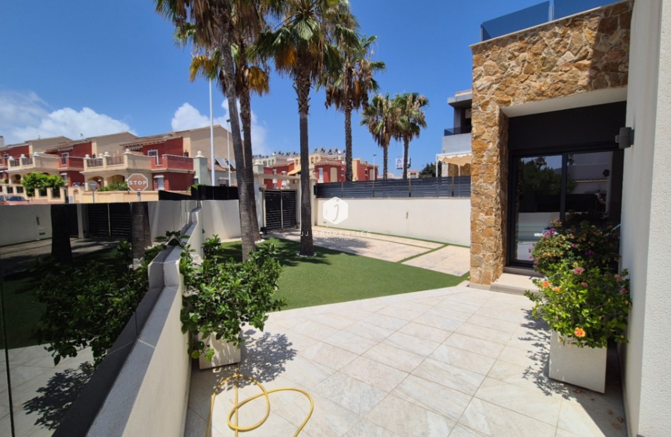 Aus zweiter Hand - Villa -
Torrevieja - Costa Blanca