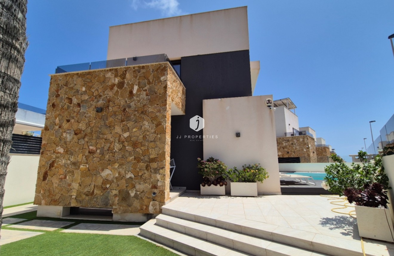 Aus zweiter Hand - Villa -
Torrevieja - Costa Blanca