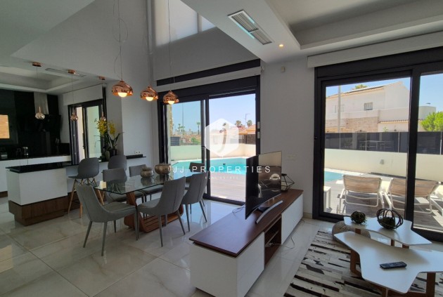 Aus zweiter Hand - Villa -
Torrevieja - Costa Blanca