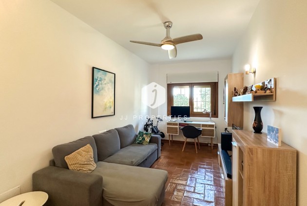 Aus zweiter Hand - Villa -
Dehesa de Campoamor - Costa Blanca