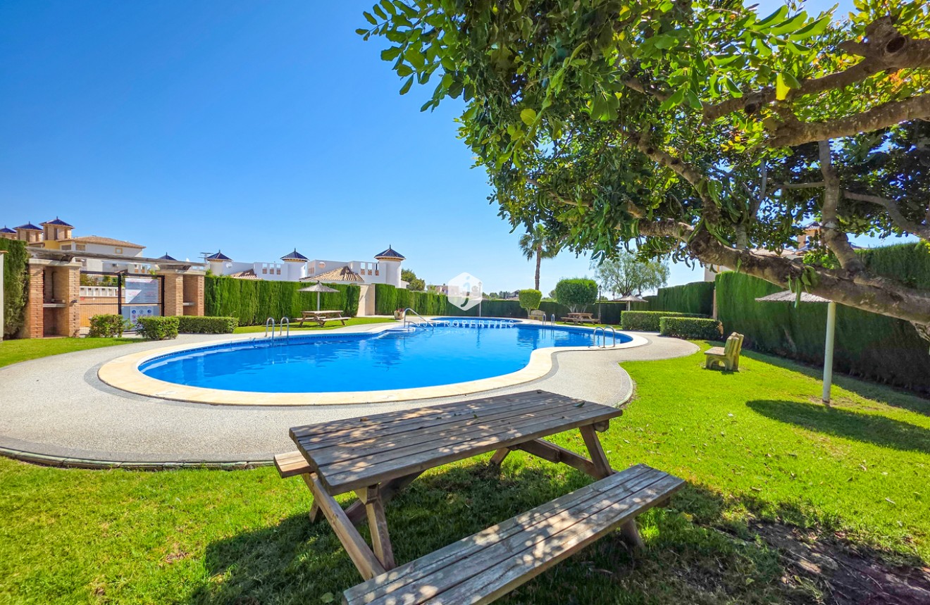 Aus zweiter Hand - Wohnung -
Cabo Roig - Costa Blanca