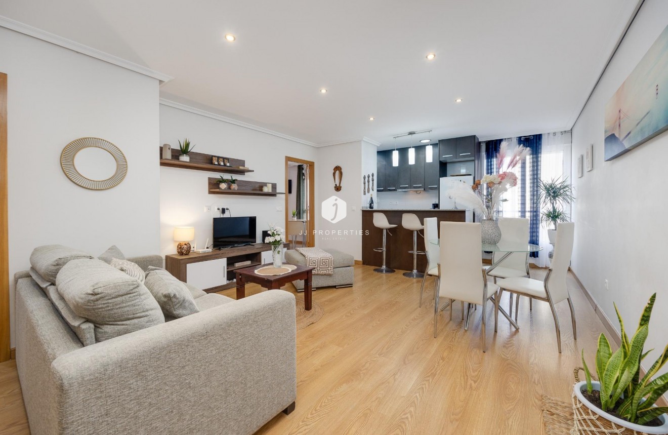 D'occasion - Appartement -
Torrevieja - Centro
