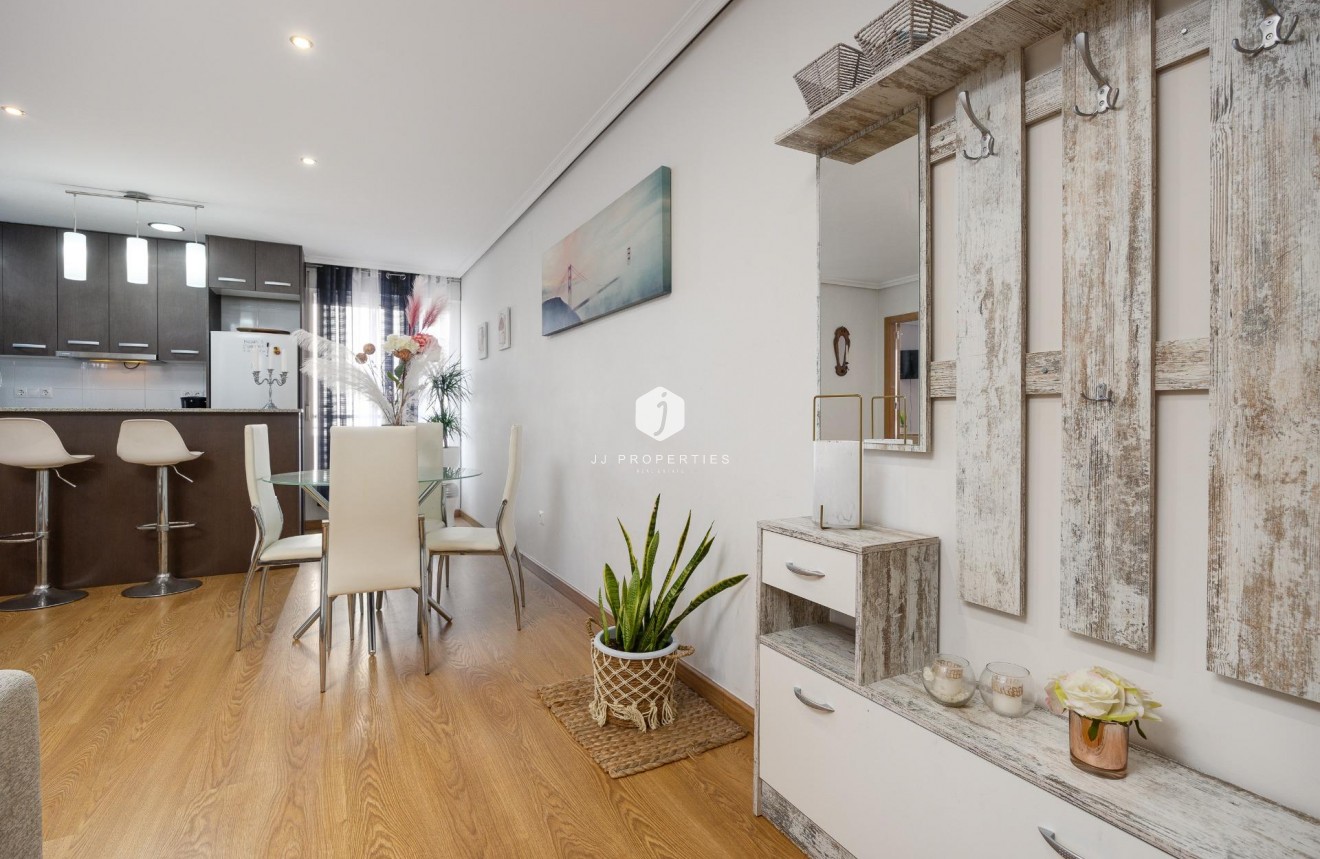 D'occasion - Appartement -
Torrevieja - Centro