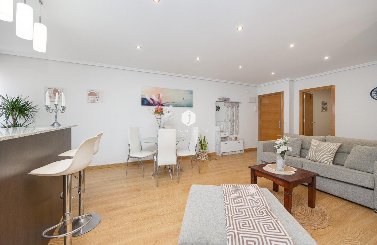 D'occasion - Appartement -
Torrevieja - Centro